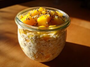Mango overnight oats